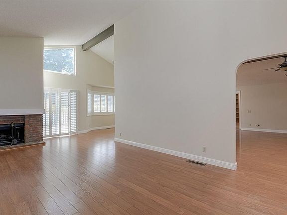 3rd image of 3086 Knickerson Dr