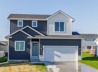 427 1st St NW, Bondurant, IA 50035