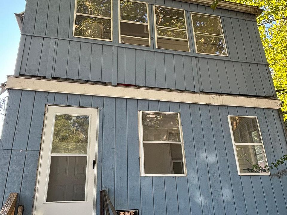 1st image of 16 Downes St Unit 1