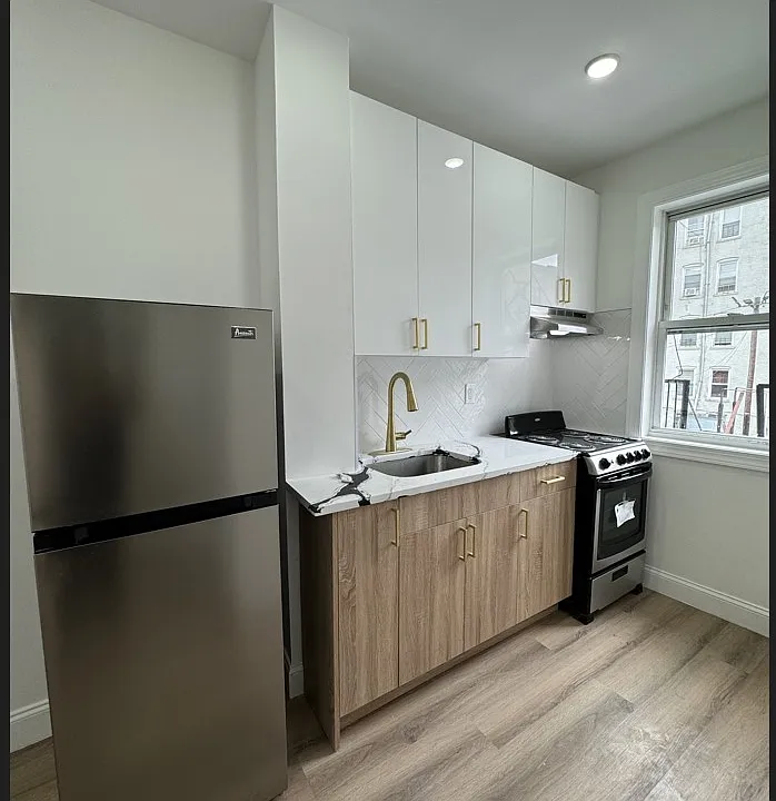 770 W Side Ave #2