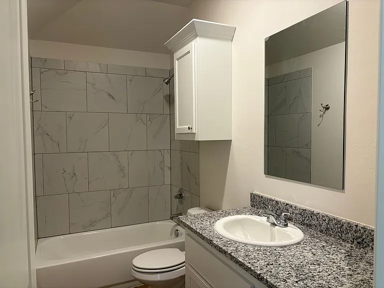 819 S Wilson Ave — Photo 16