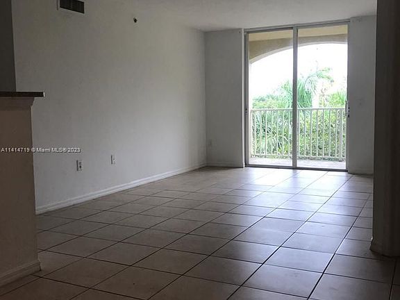 2nd image of 13770 NE 3rd Ct APT 305
