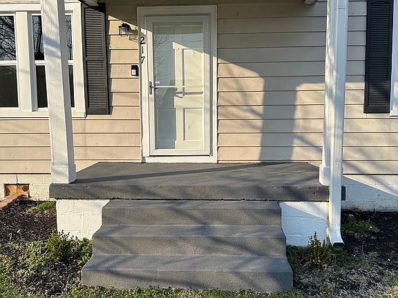 2nd image of 217 Dupont Ave