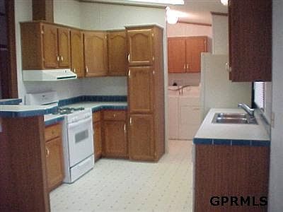 4th image of 17505 S 48th St