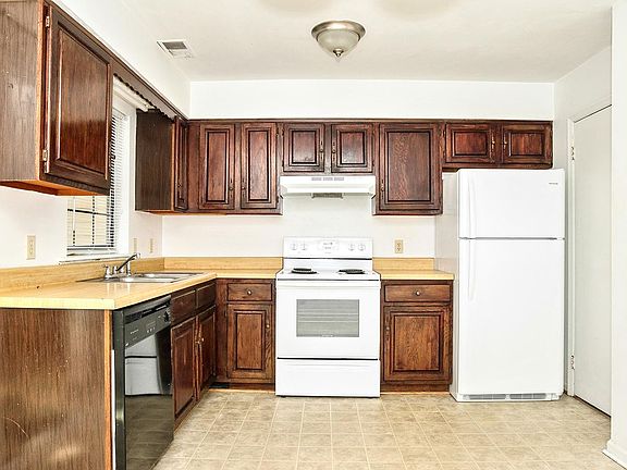 4th image of 5641 Parish Ln APT A