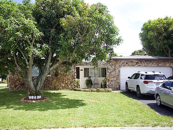2nd image of 8620 Sheraton Dr