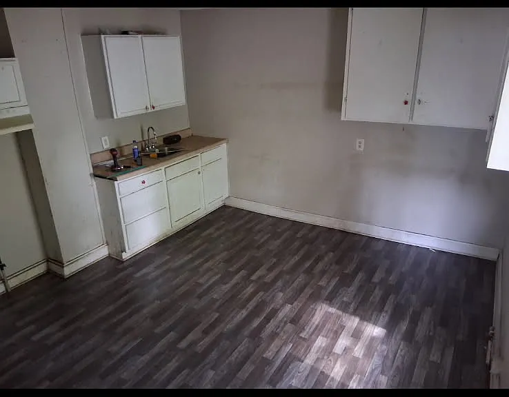 1610 S Lydia Ave — Photo 7