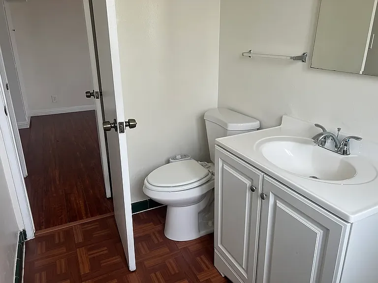5667 W Pico Blvd — Photo 2