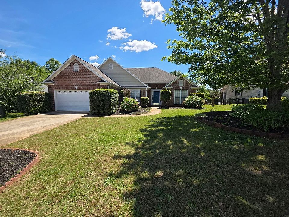 1st image of 210 Kingsley Park Dr