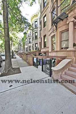 Rented by R New York | media 21