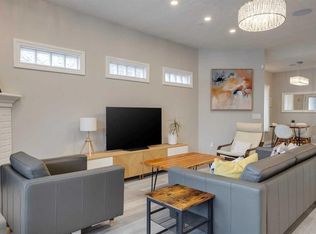 219 N 17th Ave NE #1, Calgary, AB T2E 1L9