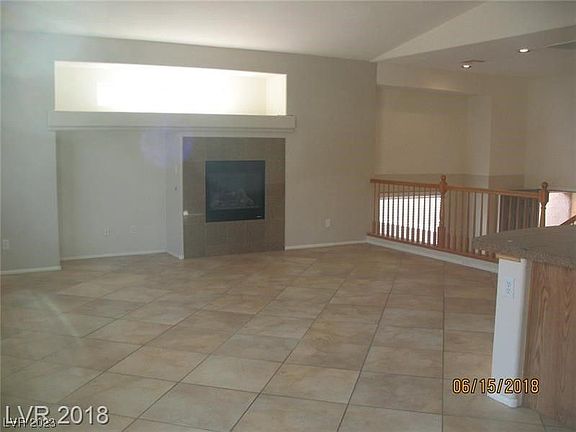 3rd image of 5122 Echo Shire Ave