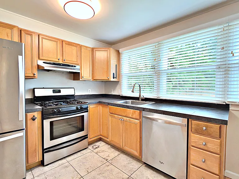 12820 SW Edgewood St — Photo 30