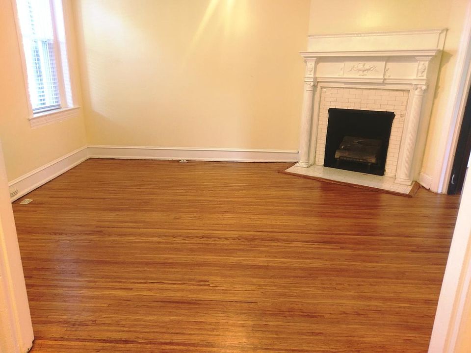 Living room with gas fireplace