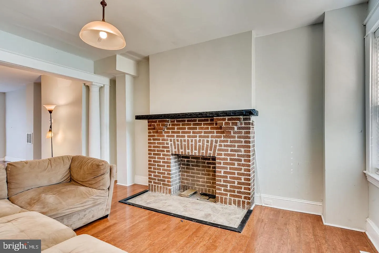 5 bed, 4.0 bath, 1962 sqft, $3,500 — Photo 3