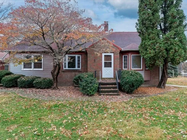 1517 W Kimberly Rd, Davenport, IA 52806