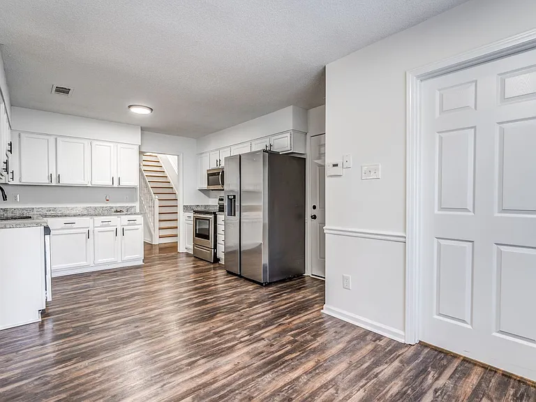 8483 Timber Creek Dr — Photo 16