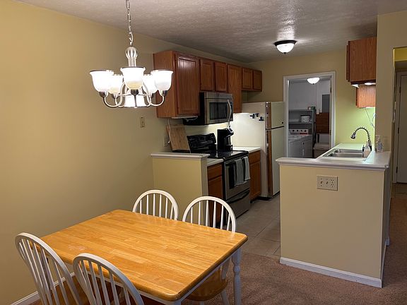 5th image of 401 Poinsetta Ct APT 4