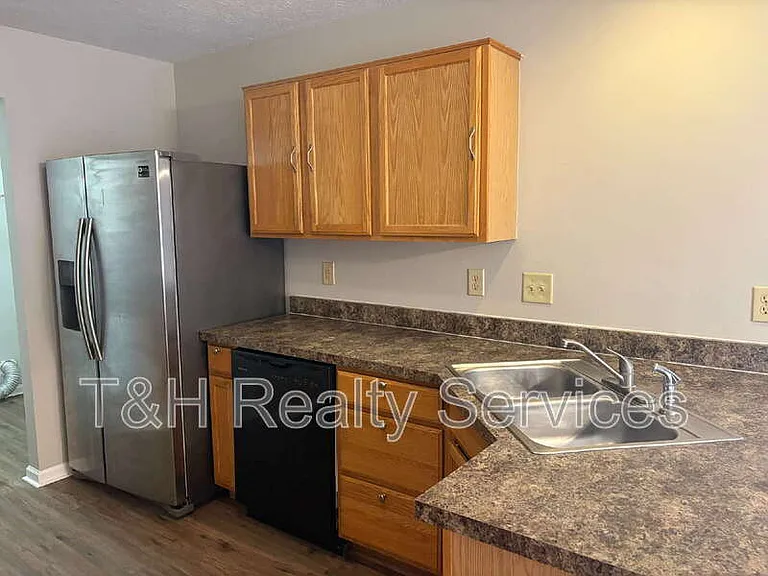 6682 Dunsdin Dr — Photo 9