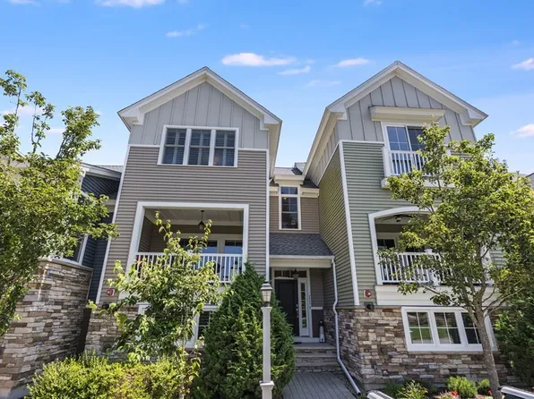 111 Boatwrights Loop, Plymouth, MA 02360