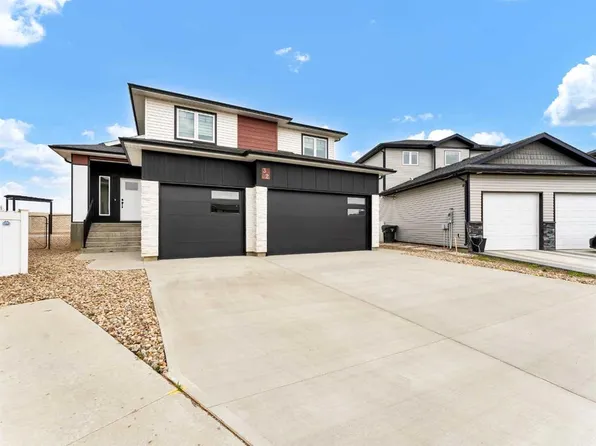 32 S Somerside Way SE, Medicine Hat, AB T1B 0M1