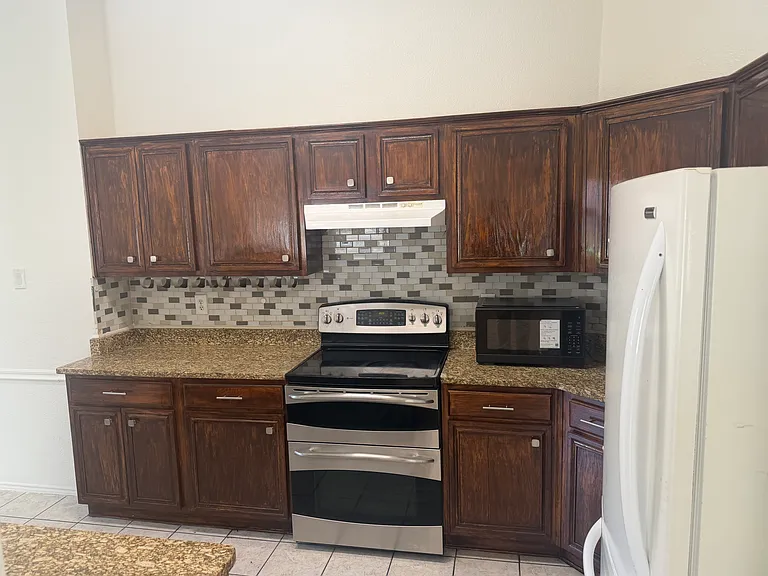 12933 Honey Locust Cir — Photo 21