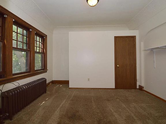 4th image of 388 3rd Ave S