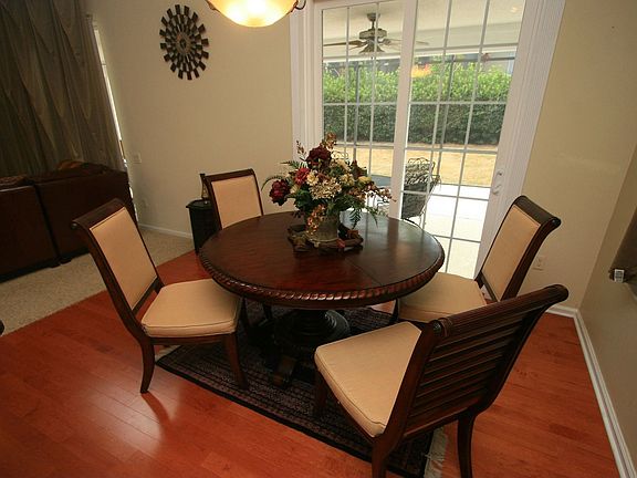 Eat In Kitchen