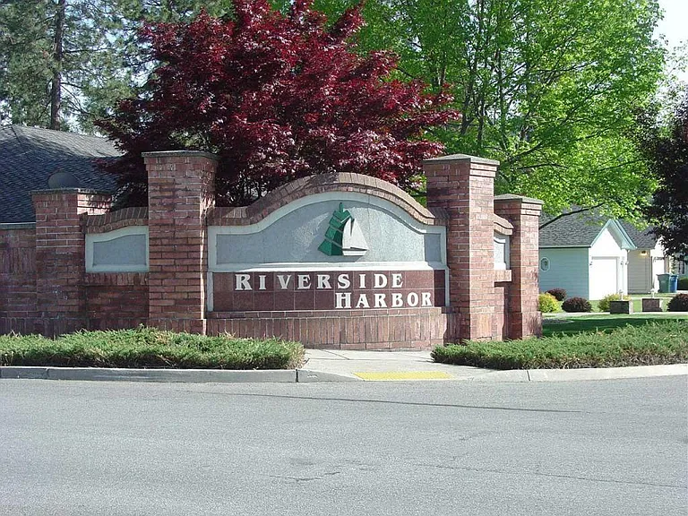 HIGHLY DESIRABLE NEIGHBORHOOD
