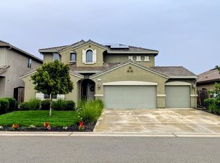 174 Emperor Way, Dinuba, CA 93618