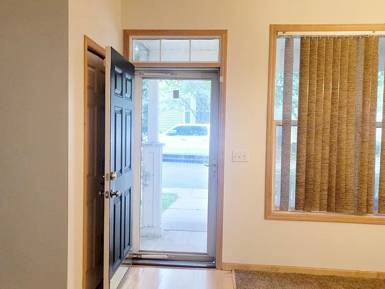 3049 Chamberlain St N #4 — Photo 2