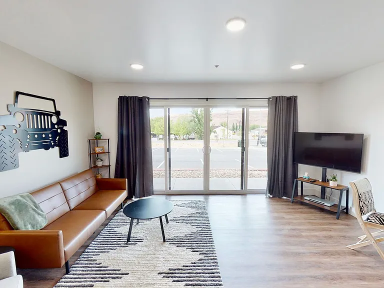 433 Kane Creek Blvd #B110 — Photo 23