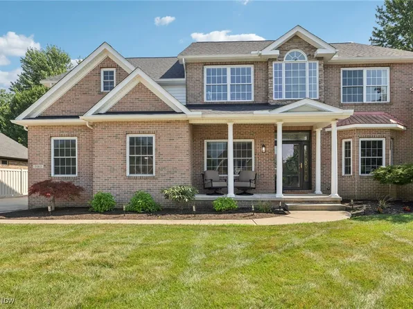 3163 Laura Ln, Westlake, OH 44145