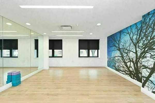 Rented by REAL New York | media 21