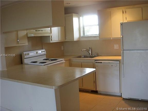 3rd image of 8290 Lake Dr APT 429