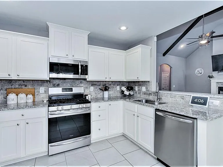 7456 Drury Ave — Photo 11