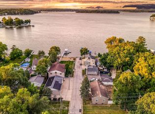 176 E Grand Ave, Fox Lake, IL 60020