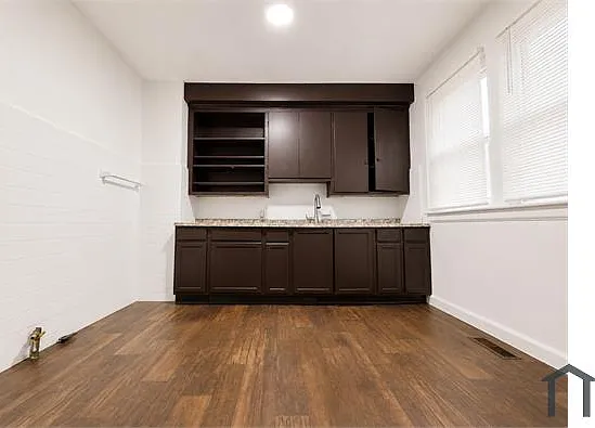 3 bed, 1711 sqft, $1,500 — Photo 2