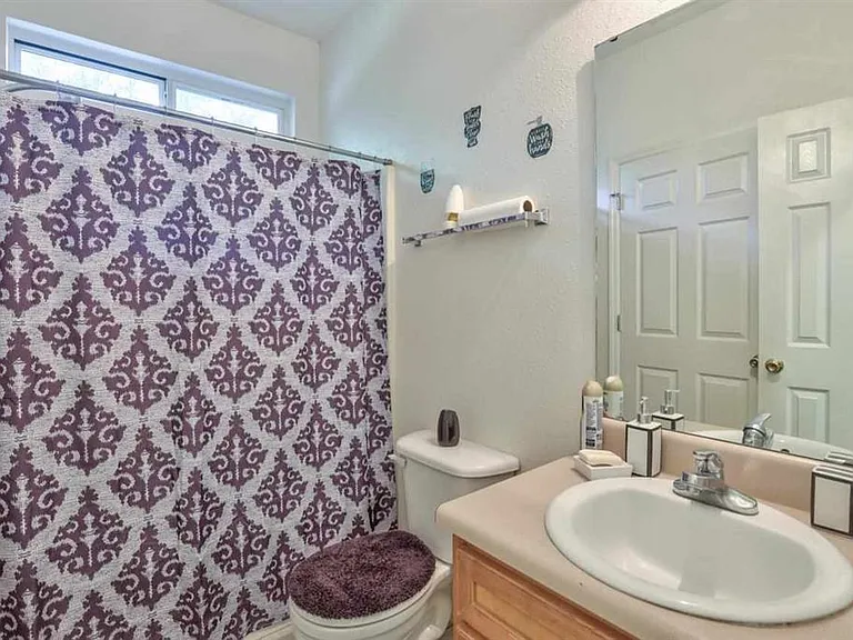 924 Ashburn Dr #2 — Photo 25