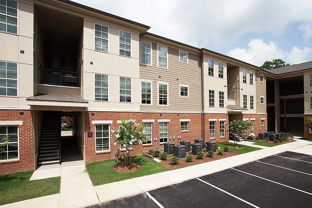 Midtown Row Apartments — Photo 3