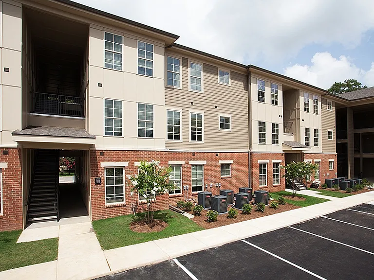 Midtown Row Apartments — Photo 3