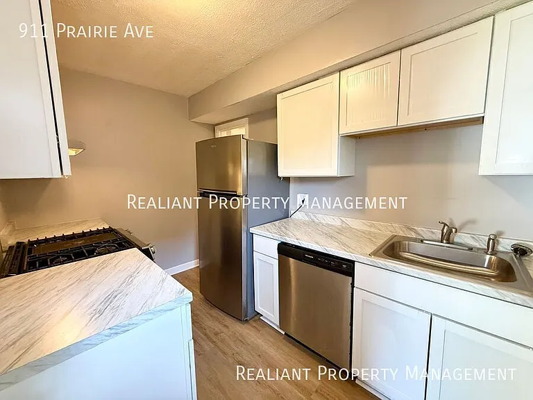 911 Prairie Ave — Photo 6