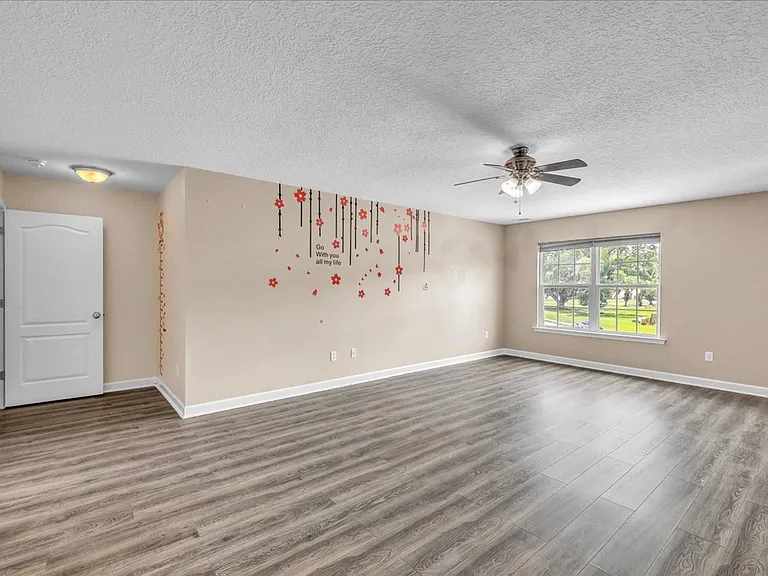 256 Savannah Ln — Photo 32