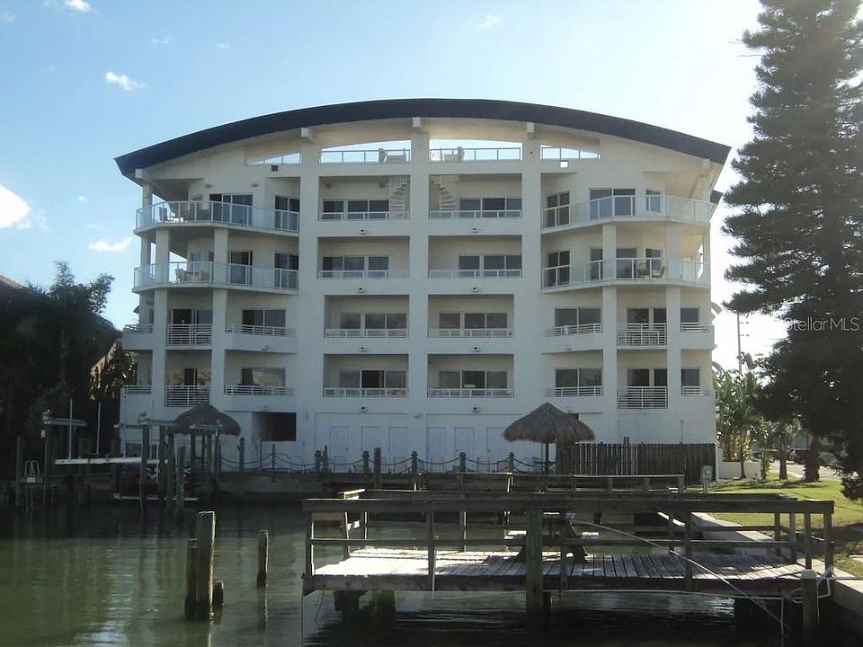 1st image of 100 Bayside Dr APT 101