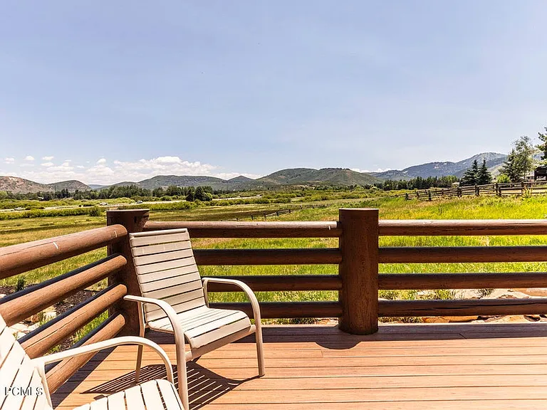 2600 Meadows Dr — Photo 16