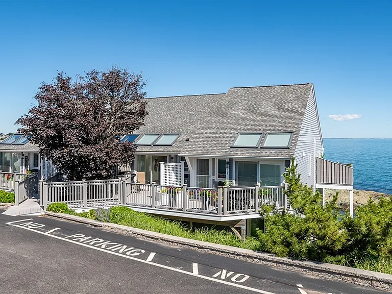 22 Oceanside Dr #22 — Photo 6