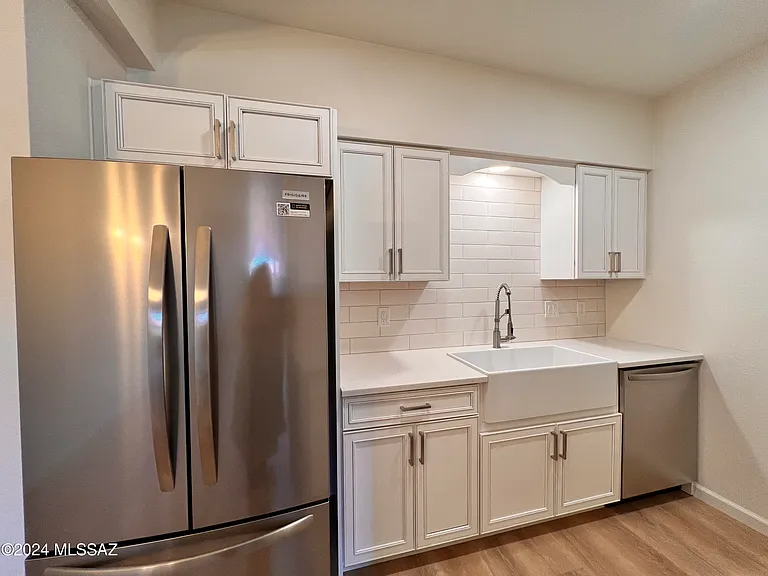 5500 N Valley View Rd #231 — Photo 10