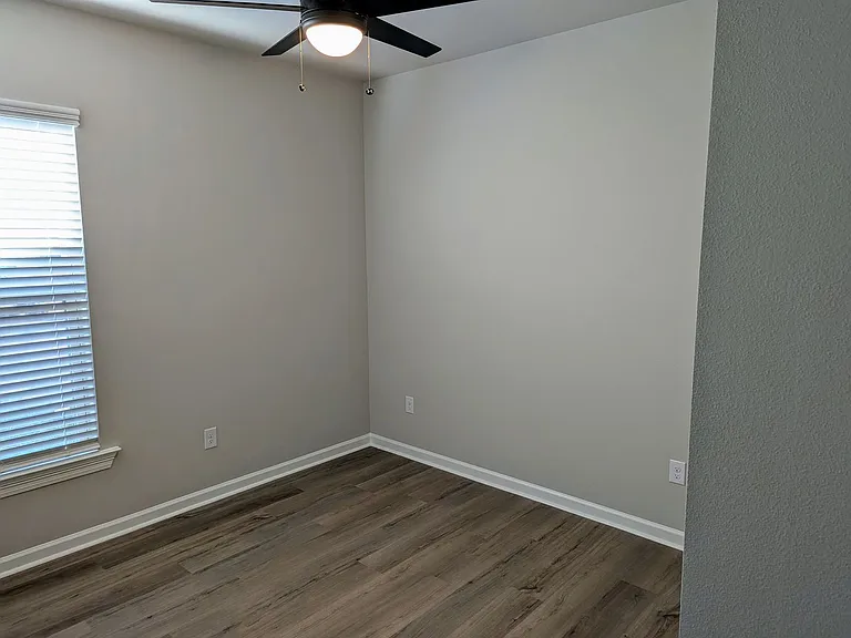 136 Segovia Way — Photo 16