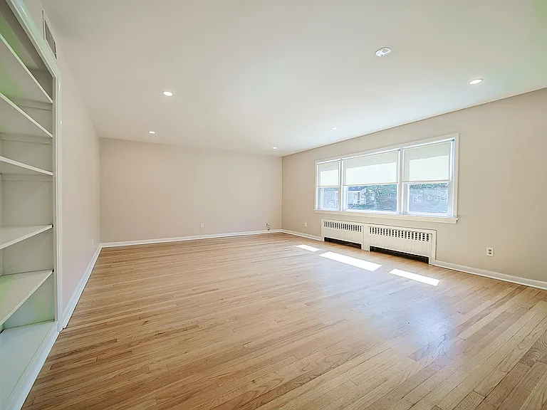 1227 Inwood Ter #2F — Photo 6