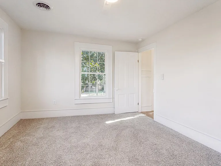 107 N High St — Photo 12